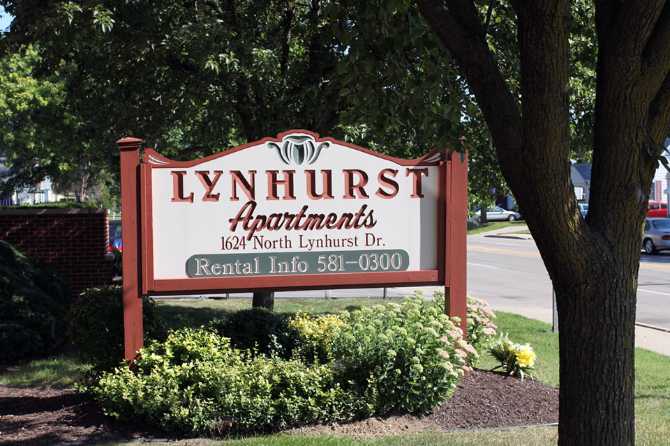 Lynhurst-Sign